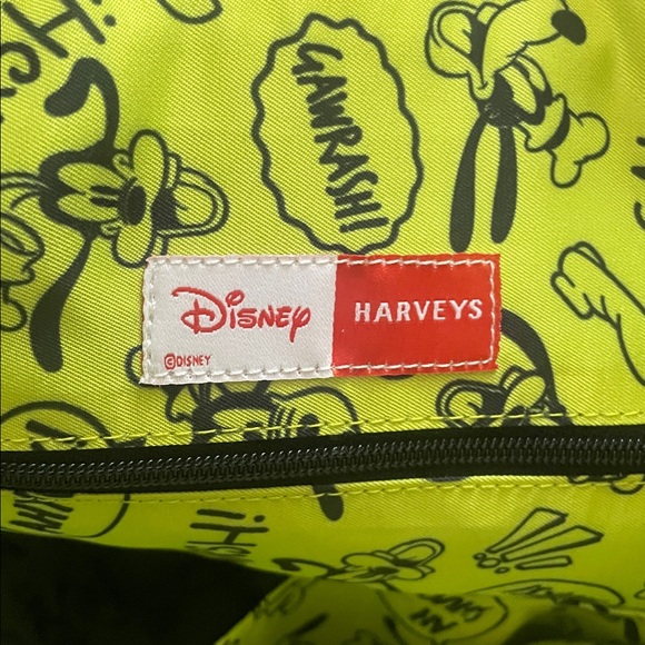 Harveys Disney Goofy Large Streamline Tote - Picture 6 of 7